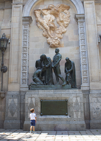 Barcelona Popular Tourist Attractions