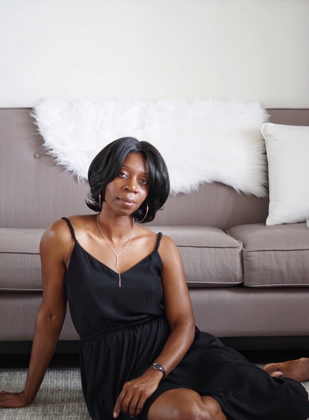 Blackwoman_stylish_athome_